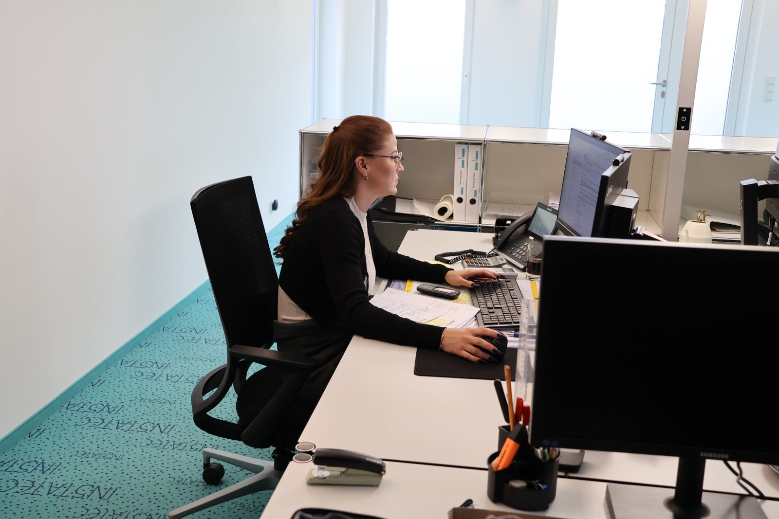 Arbeitsplatz in der INSTATEC-Verwaltung in Castrop-Rauxel